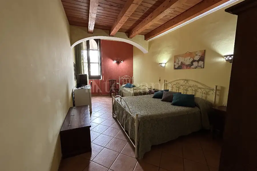 Palazzo in vendita di 400 mq a €445.000 (rif. 15/2025)