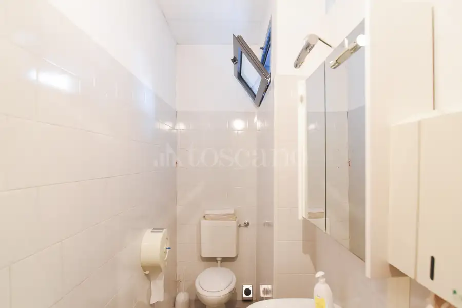 Ufficio in vendita di 220 mq a €225.000 (rif. 15/2026)