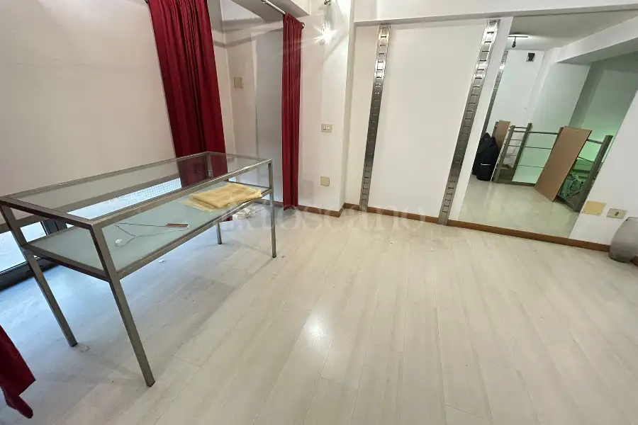 Negozio in affitto di 70 mq a €2.500 (rif. 1/2025)