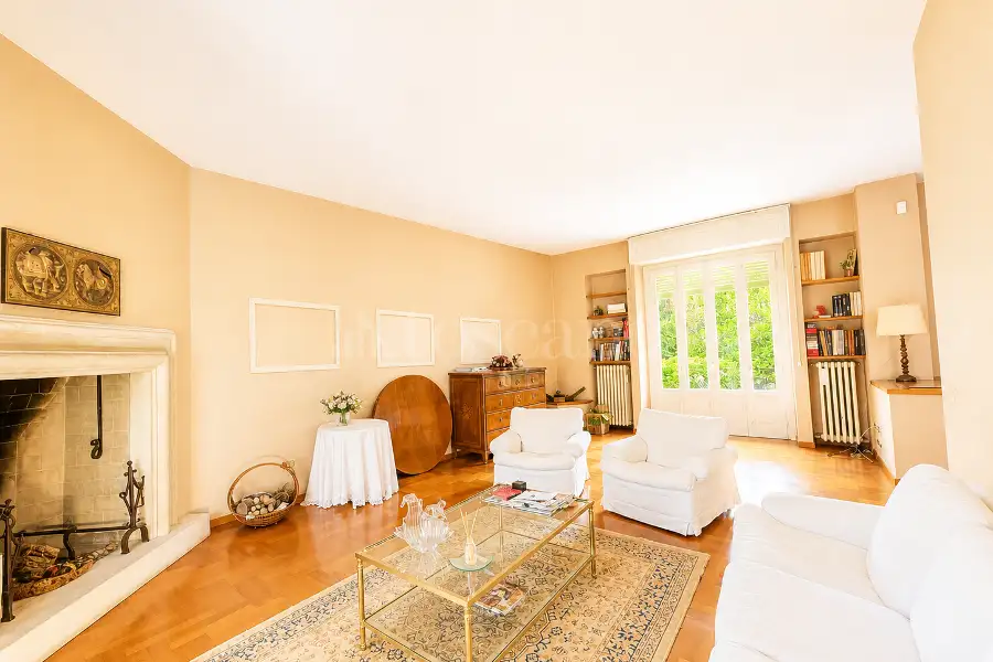 Casa Indipendente in vendita di 350 mq a €430.000 (rif. 27/2026)