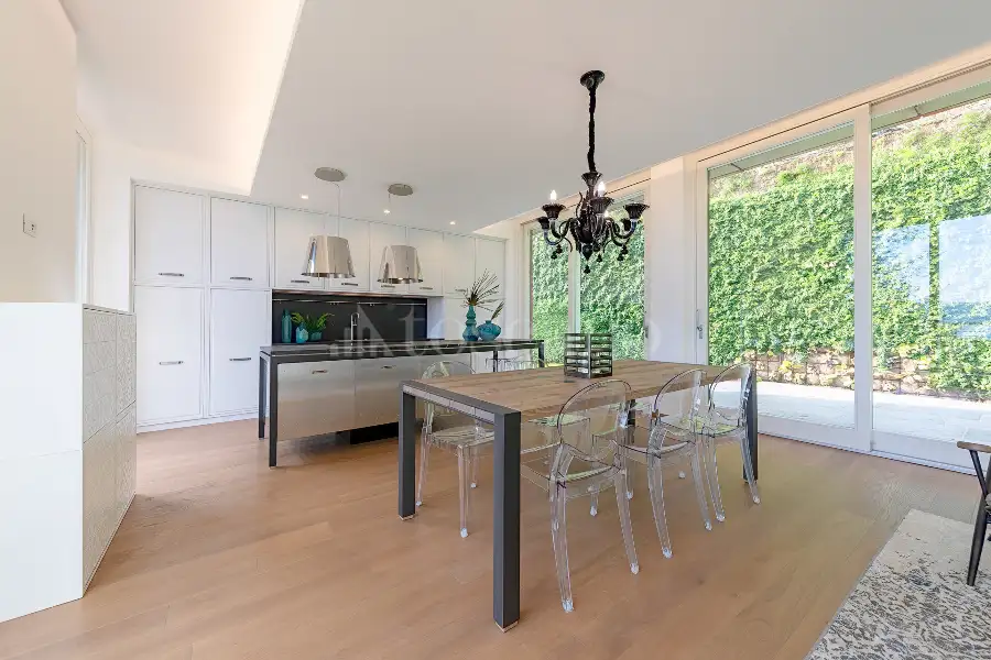 Villa in vendita di 400 mq a €3.700.000 (rif. 31/2024)
