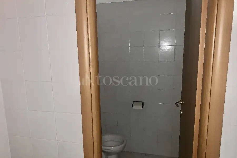 Negozio in affitto di 65 mq a €850 (rif. 40/2024)