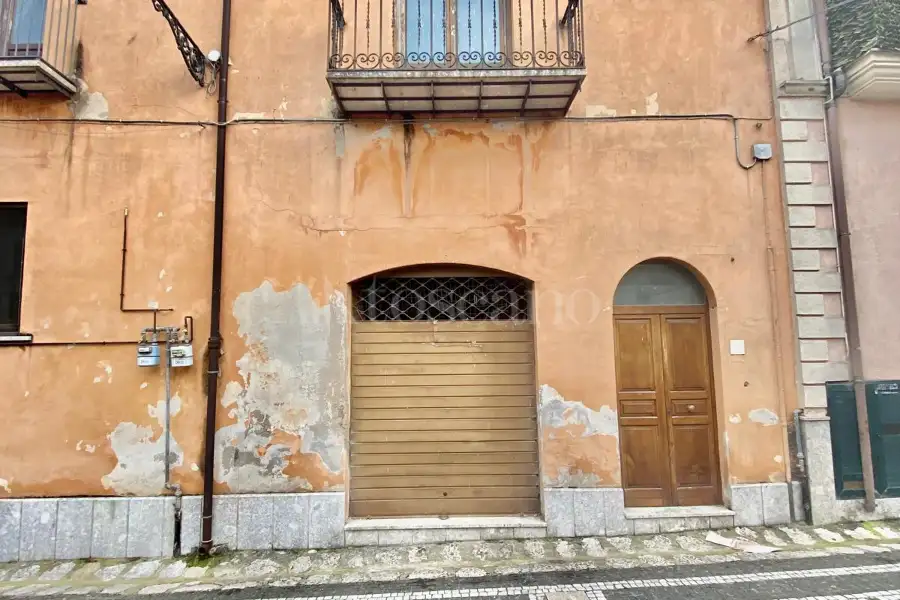 Casa Indipendente in vendita di 190 mq a €35.000 (rif. 133/2026)