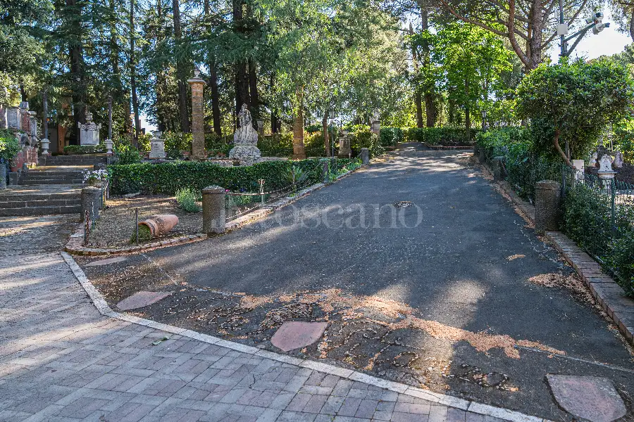 Villa in vendita di 1.200 mq a €4.250.000 (rif. 61/2026)