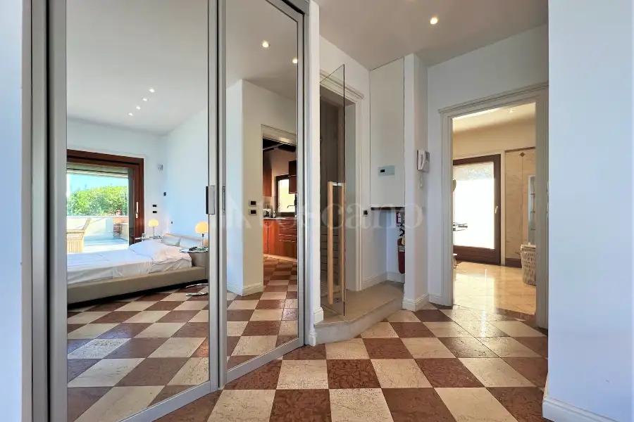 Villino a Schiera in vendita di 300 mq a €2.100.000 (rif. 36/2025)