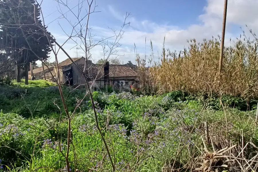 Casa Indipendente in vendita di 205 mq a €65.000 (rif. 12/2026)