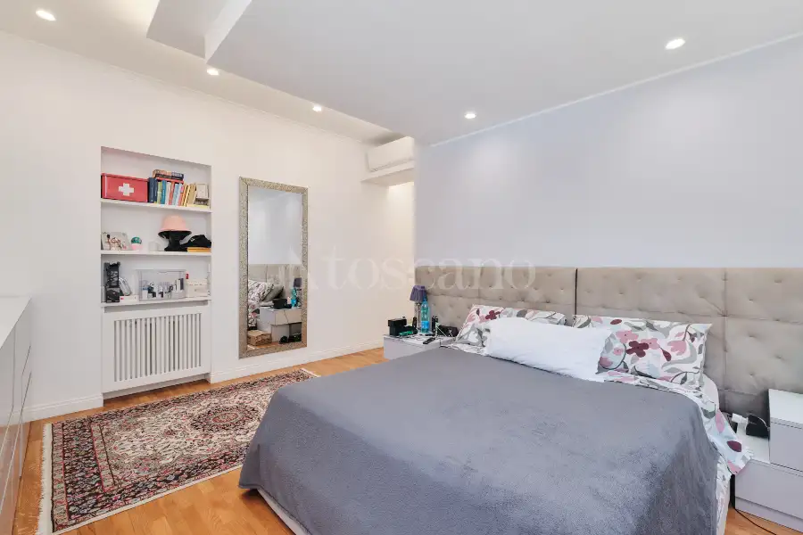 Villa Bifamiliare in vendita di 510 mq a €1.850.000 (rif. 30/2026)