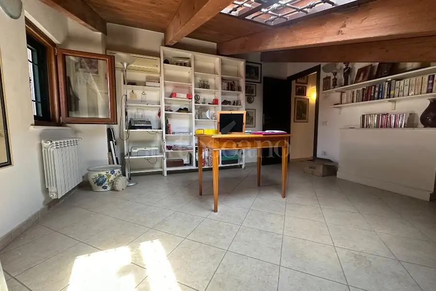 Villa Plurifamiliare in vendita di 140 mq a €305.000 (rif. 53/2026)