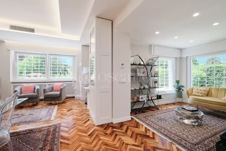 Villa Bifamiliare in vendita di 510 mq a €1.850.000 (rif. 30/2026)