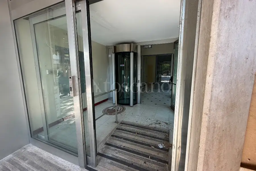 Negozio in affitto di 210 mq a €7.000 (rif. 13/2026)
