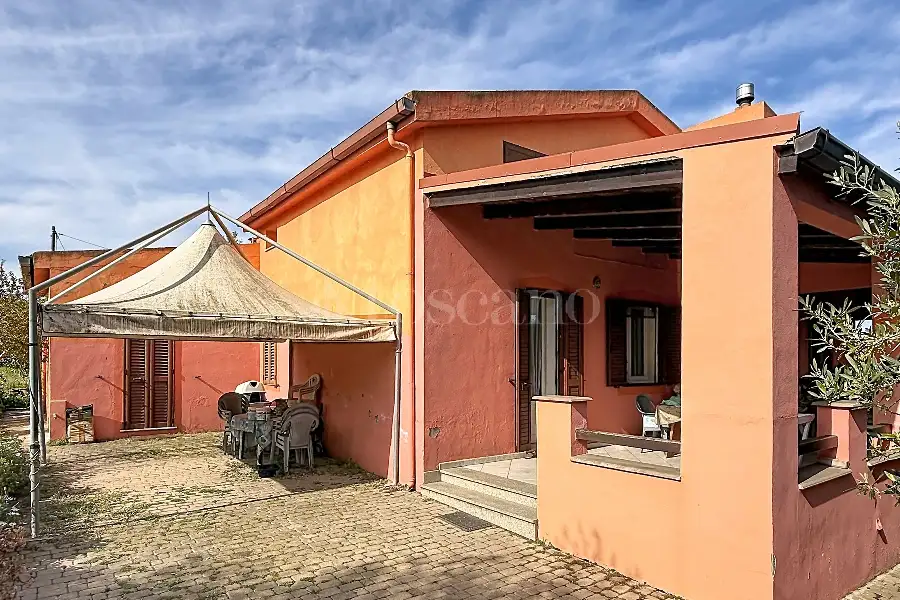 Casa Indipendente in vendita di 235 mq a €244.000 (rif. 83/2026)