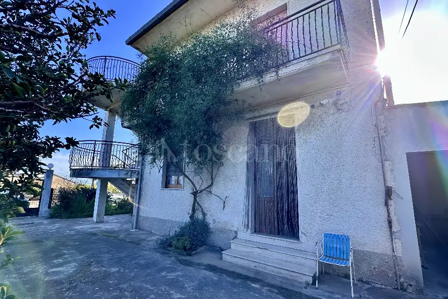 Villa in vendita di 330 mq a €184.000 (rif. 5/2026)