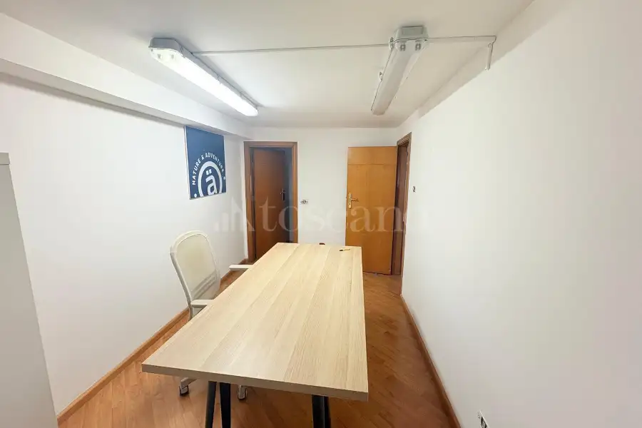 Negozio in vendita di 160 mq a €219.000 (rif. 10/2026)