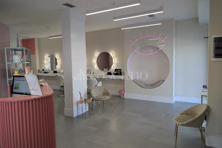 Negozio in vendita di 135 mq a €450.000 (rif. 3/2026)