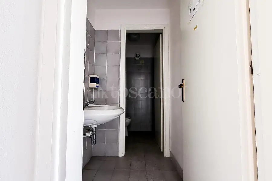 Ufficio in vendita di 222 mq a €350.000 (rif. 44/2026)
