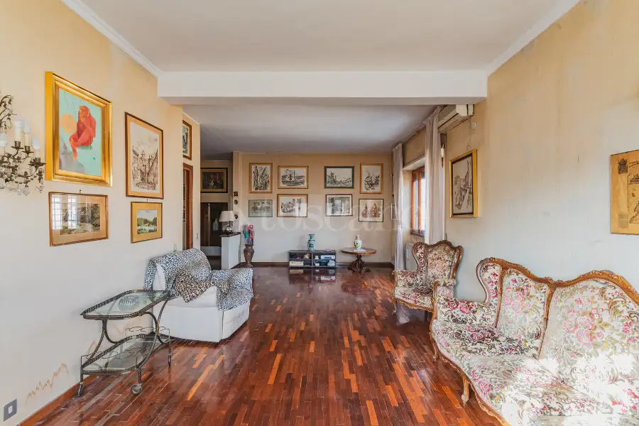 Attico in vendita di 140 mq a €749.000 (rif. 38/2025)