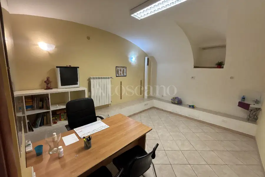 Negozio in vendita di 178 mq a €339.000 (rif. 25/2026)