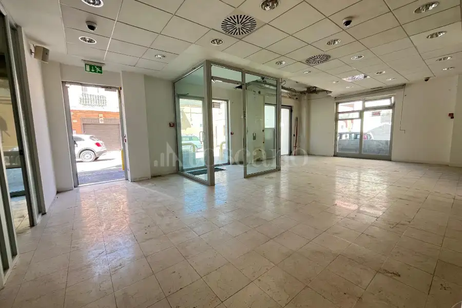 Negozio in vendita di 271 mq a €340.000 (rif. 41/2025)