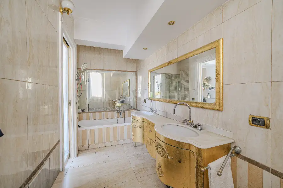 Villa in vendita di 210 mq a €980.000 (rif. 50/2026)