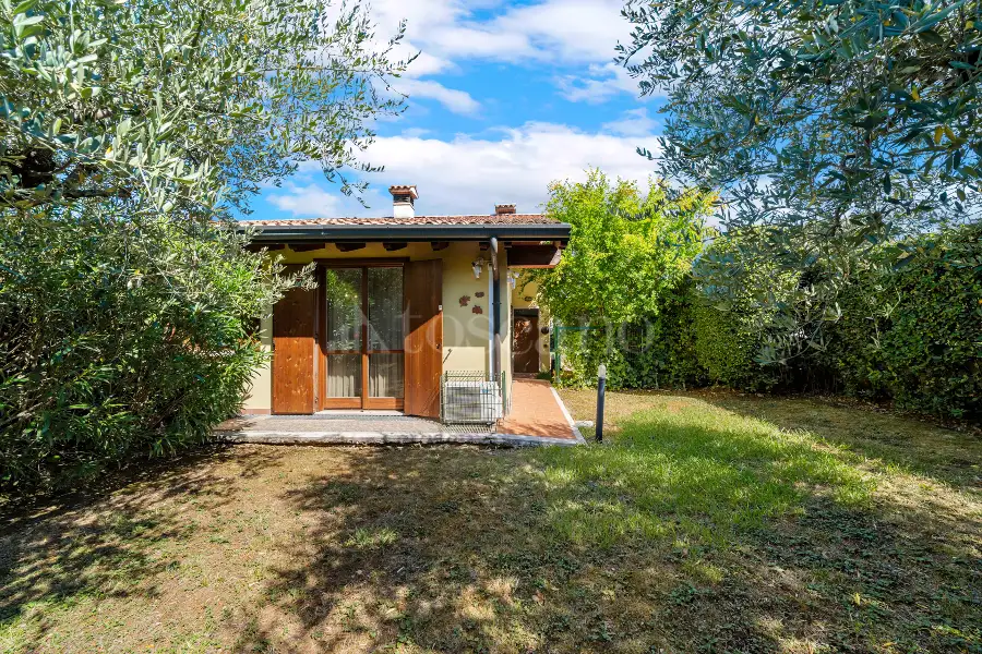 Villa Bifamiliare in vendita di 250 mq a €665.000 (rif. 50/2025)