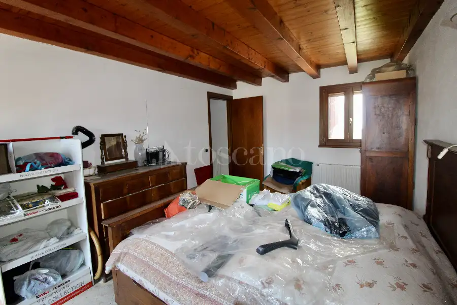 Casa Indipendente in vendita di 236 mq a €250.000 (rif. 121/2026)