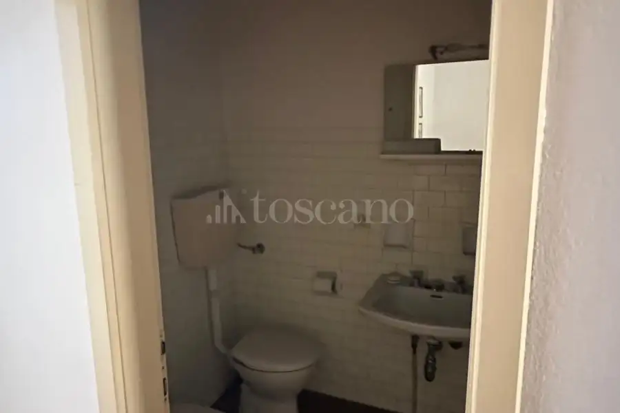 Palazzo in vendita di 330 mq a €300.000 (rif. 3/2026)