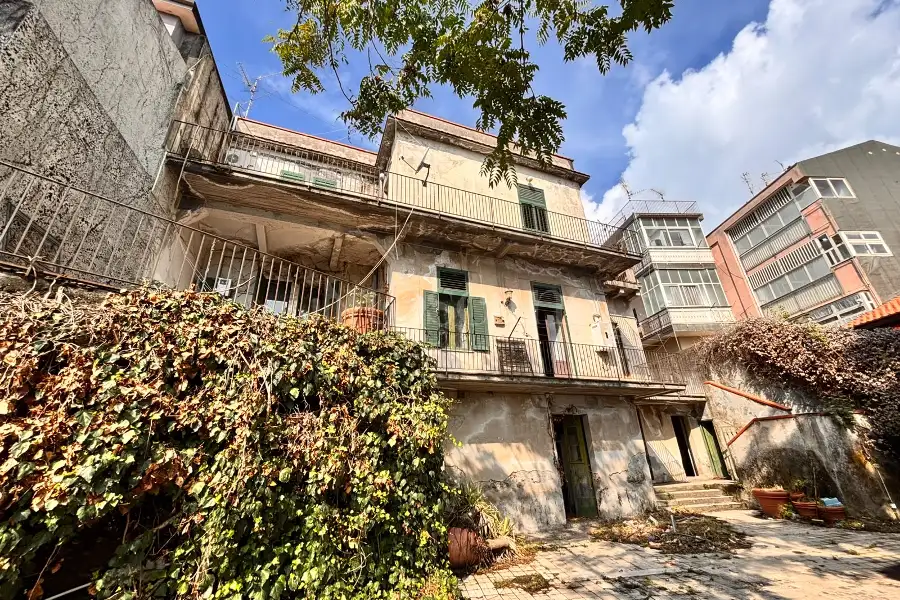 Casa Indipendente in vendita di 313 mq a €295.000 (rif. 134/2026)