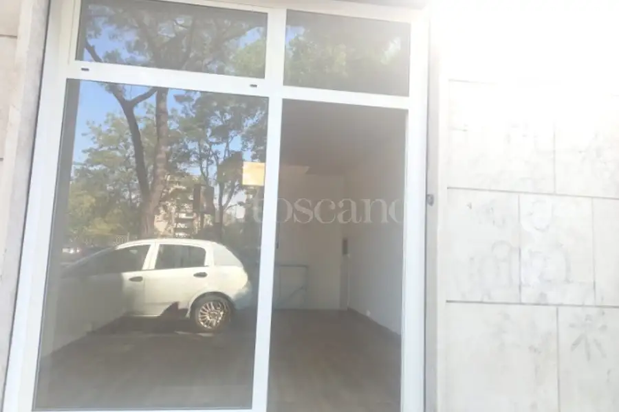 Negozio in affitto di 35 mq a €950 (rif. 27/2026)