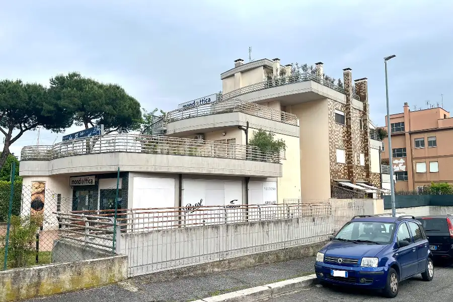 Box in vendita di 15 mq a €29.000 (rif. 40/2026)