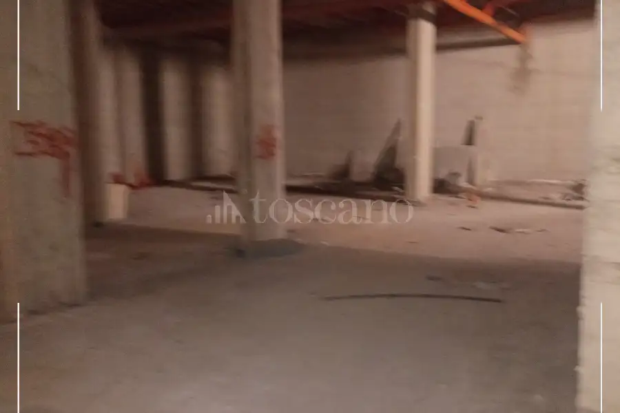 Garage in vendita di 420 mq a €210.000 (rif. 49/2026)