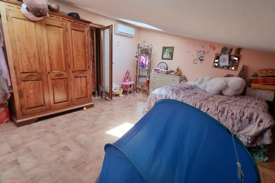 Villa in vendita di 240 mq a €450.000 (rif. 17/2026)