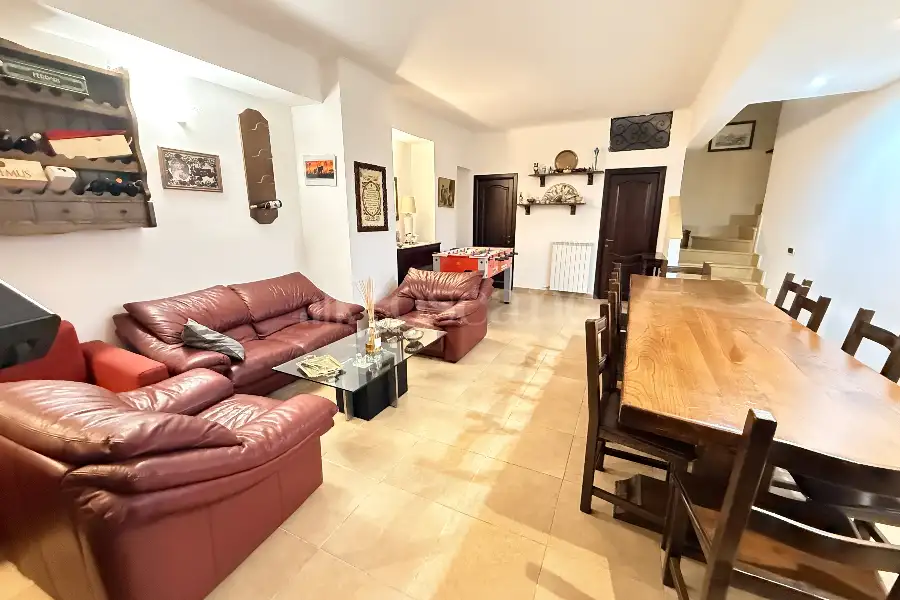 Casa in vendita di 180 mq a €600.000 (rif. 3/2026)