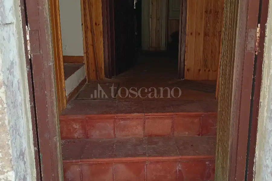 Casa in vendita di 480 mq a €450.000 (rif. 37/2026)