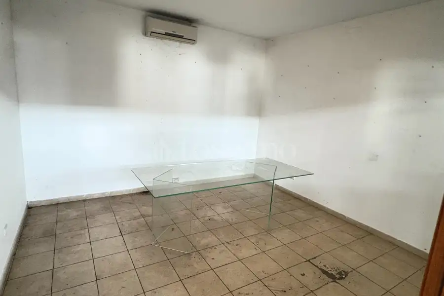 Capannone in affitto di 400 mq a €2.000 (rif. 43/2026)