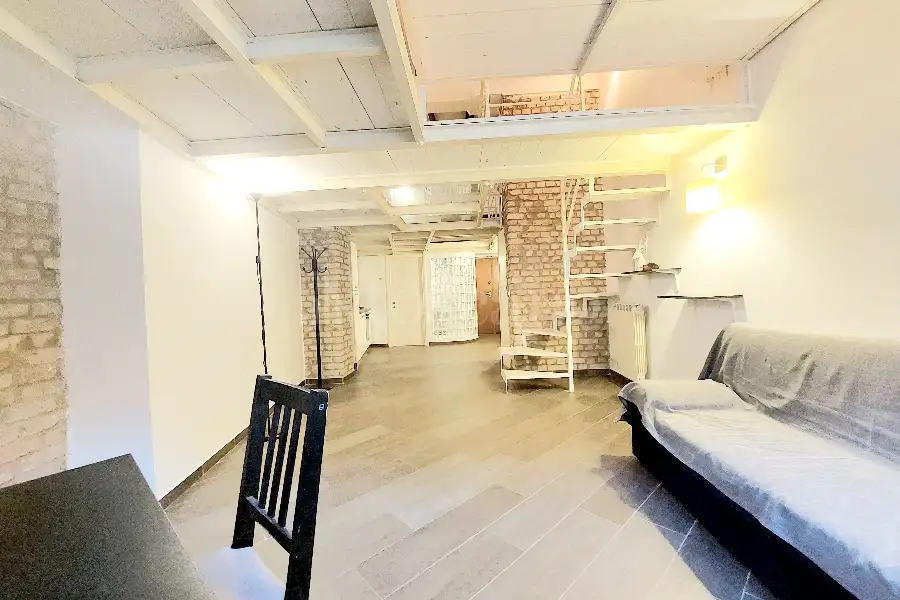 Loft in affitto di 65 mq a €1.250 (rif. 23/2026)