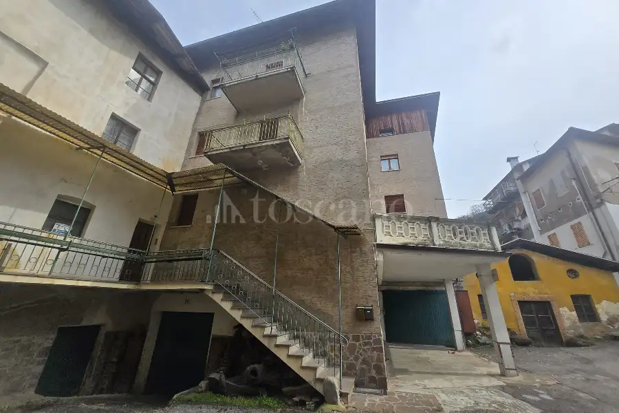 Casa Indipendente in vendita di 800 mq trattativa riservata (rif. 5/2026)