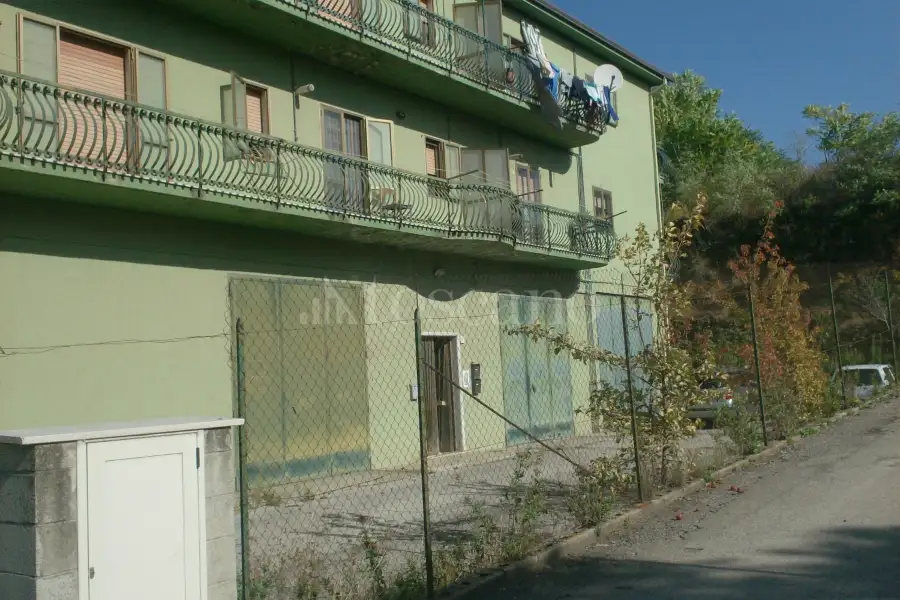 Palazzo in vendita di 750 mq a €450.000 (rif. 32/2019)