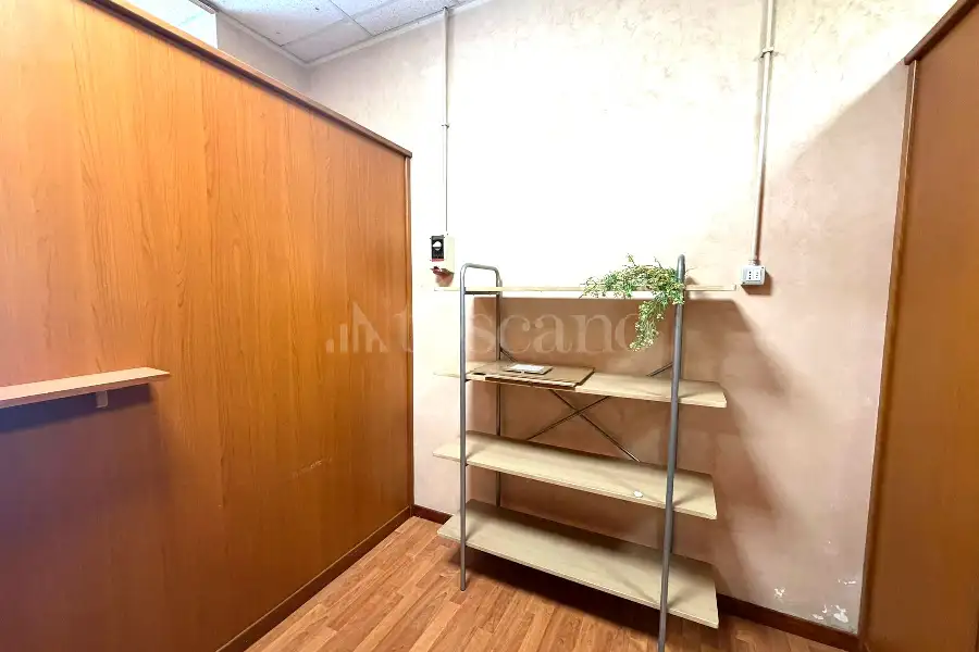 Attività Commerciale in affitto di 46 mq a €1.000 (rif. 21/2026)