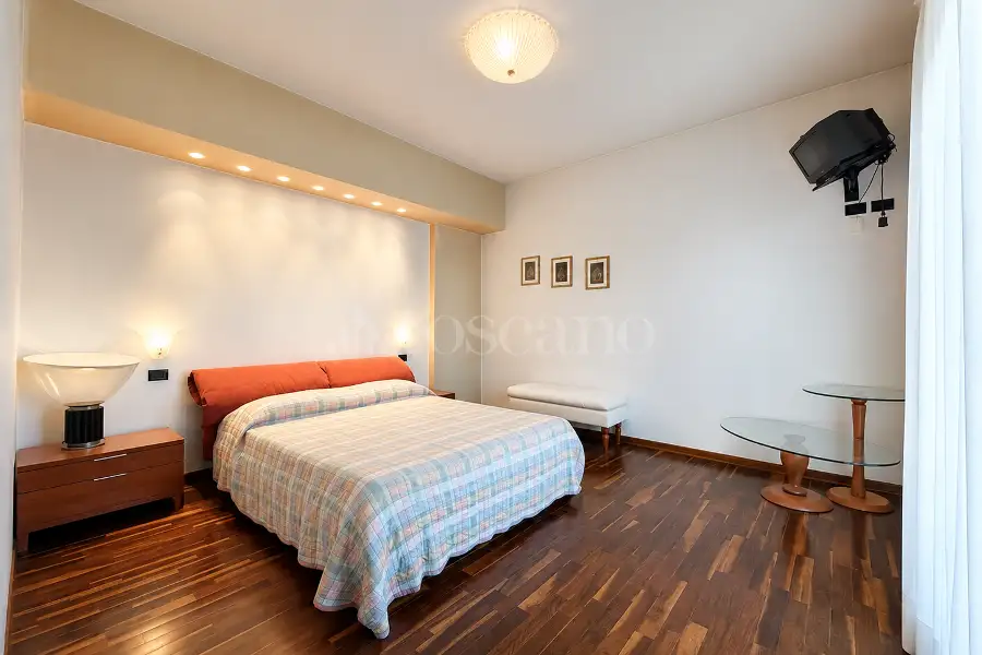 Villa in vendita di 300 mq a €1.600.000 (rif. 12/2026)