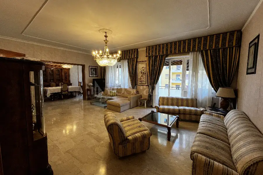 Casa in vendita di 220 mq a €965.000 (rif. 42/2026)