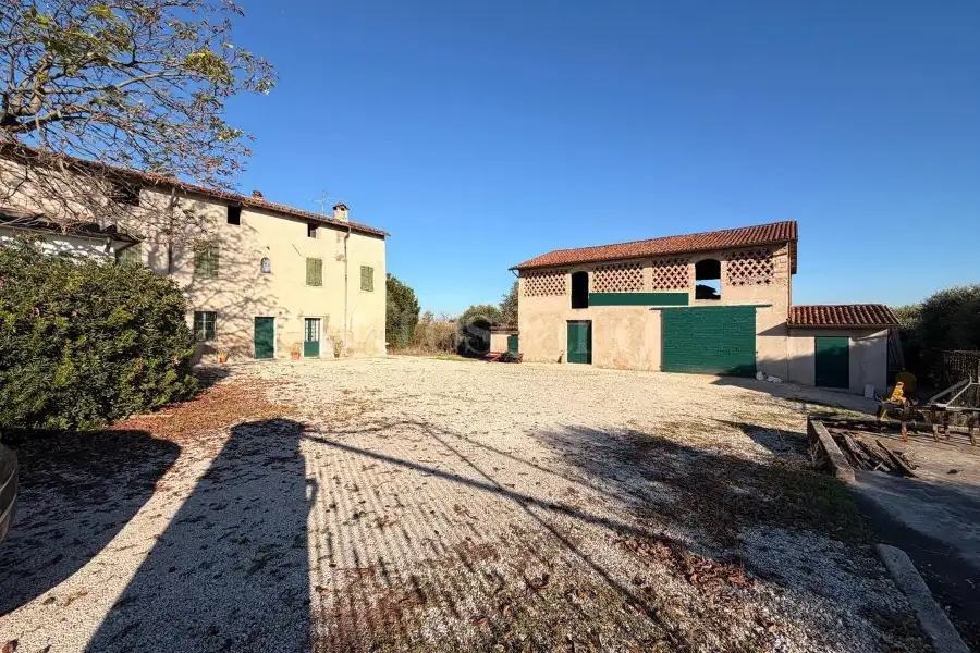 Casale in vendita di 200 mq a €2.200.000 (rif. 55/2025)