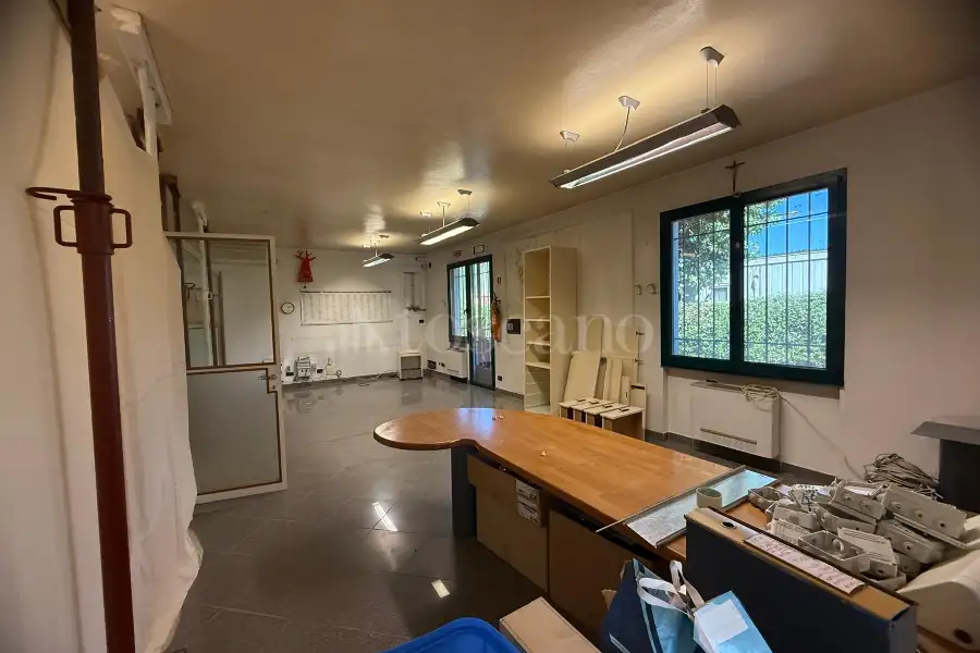 Magazzino in affitto di 300 mq a €1.600 (rif. 56/2025)