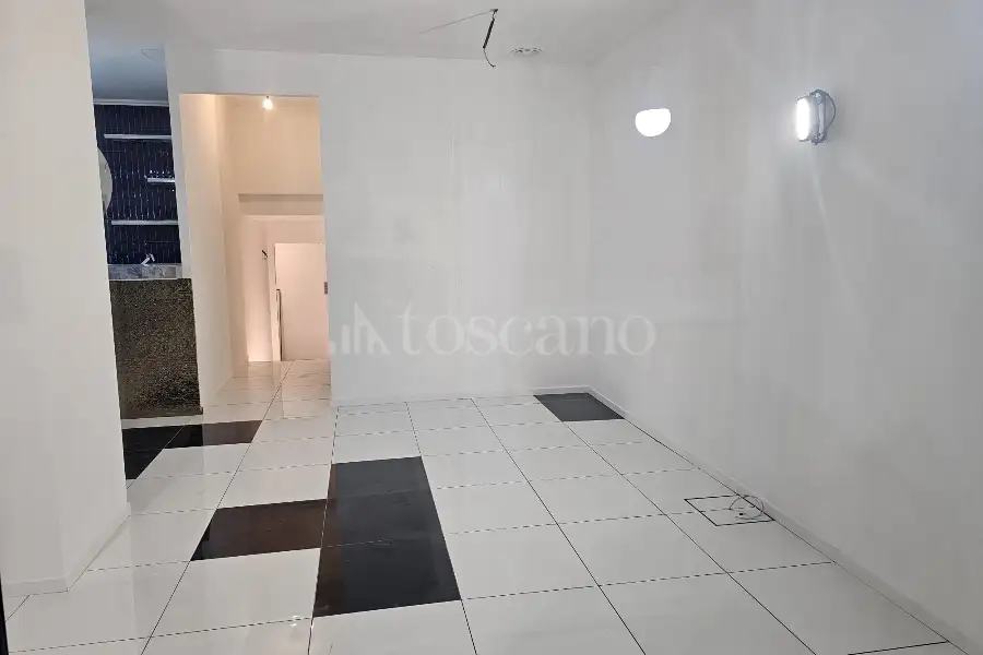 Negozio in vendita di 171 mq a €295.000 (rif. 61/2025)