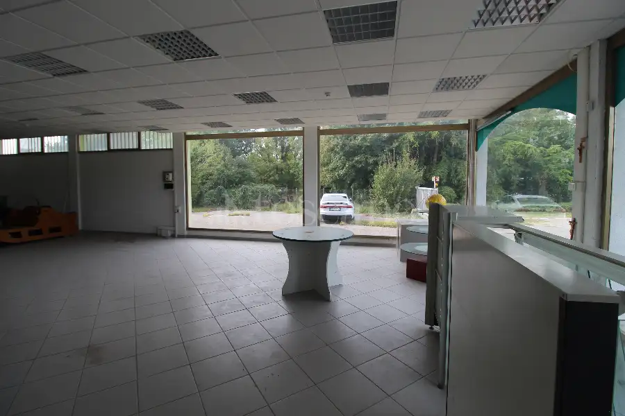 Negozio in vendita di 540 mq a €199.000 (rif. 164/2026)