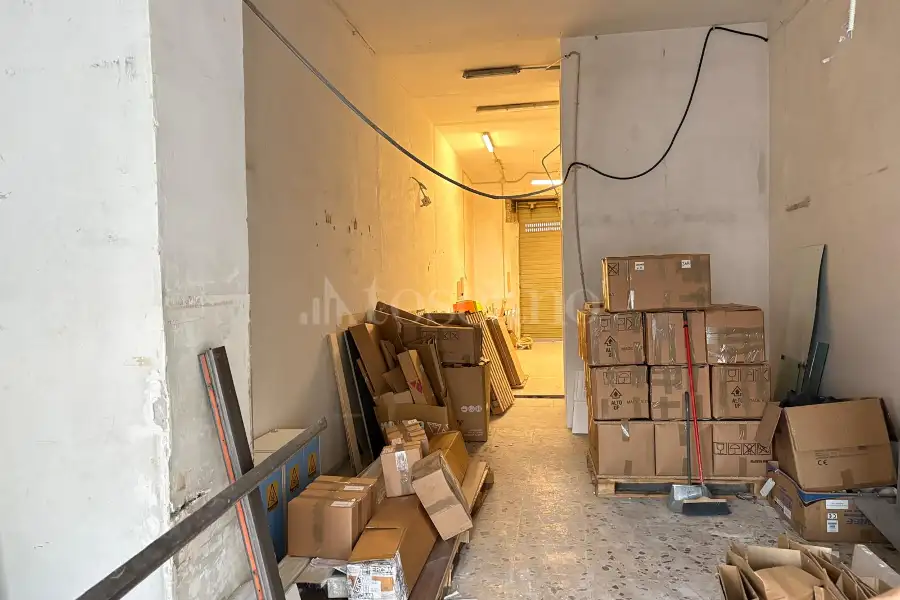 Negozio in affitto di 71 mq a €950 (rif. 2/2026)