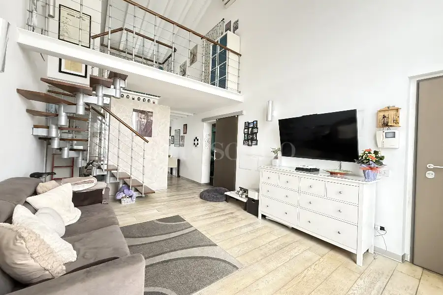 Loft in vendita di 95 mq a €215.000 (rif. 3/2026)