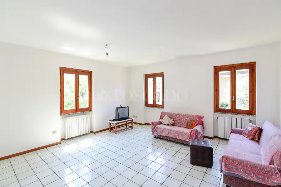Casa Indipendente in vendita di 220 mq a €285.000 (rif. 33/2026)