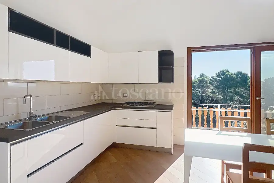 Villa in vendita di 630 mq a €670.000 (rif. 195/2025)