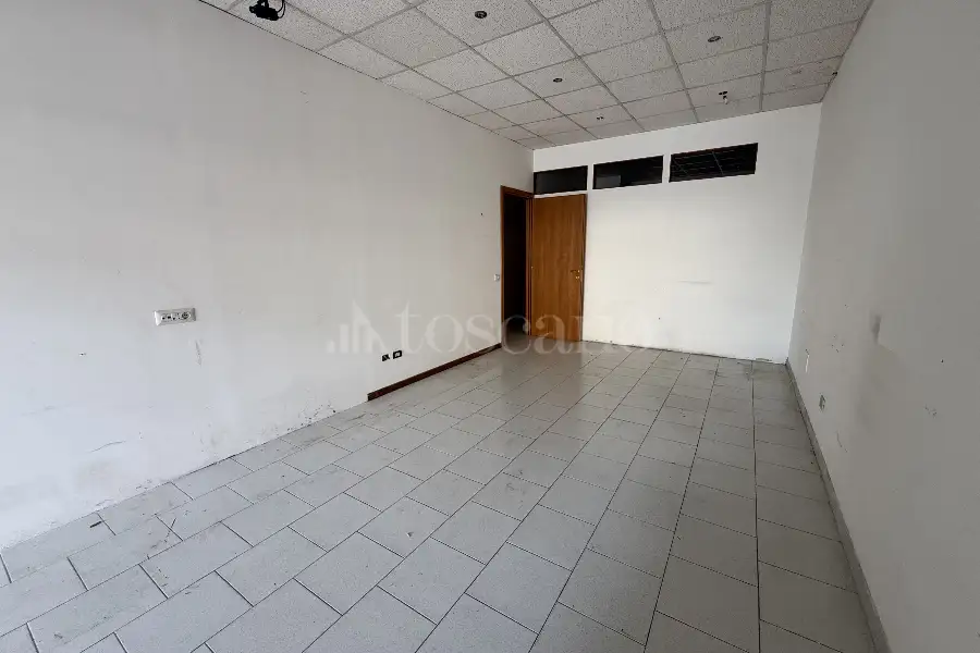 Negozio in affitto di 70 mq a €800 (rif. 3/2025)