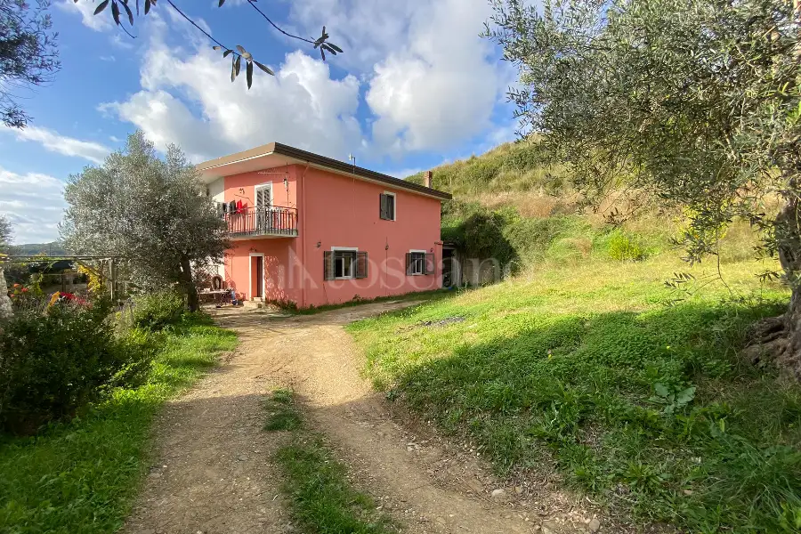 Villa in vendita di 150 mq a €140.000 (rif. 20/2024)